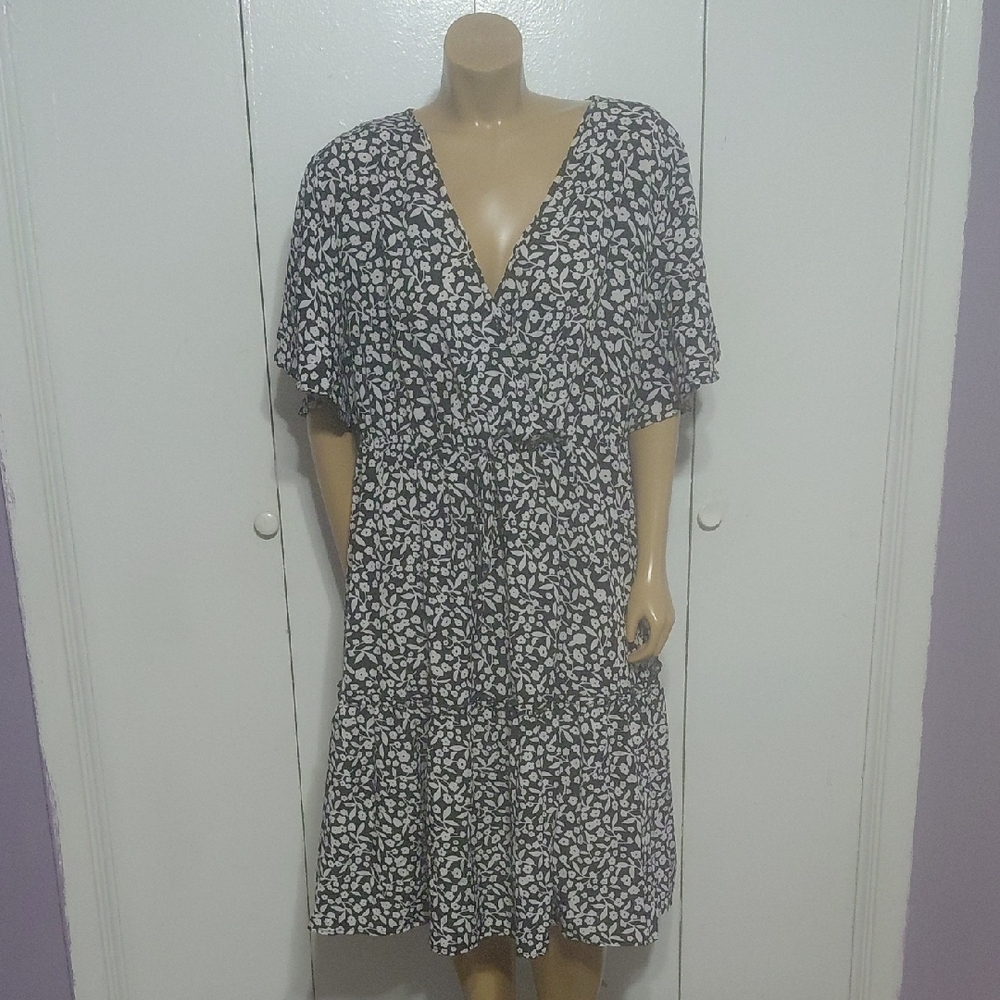 ♻️👗 Floral Midi Dress